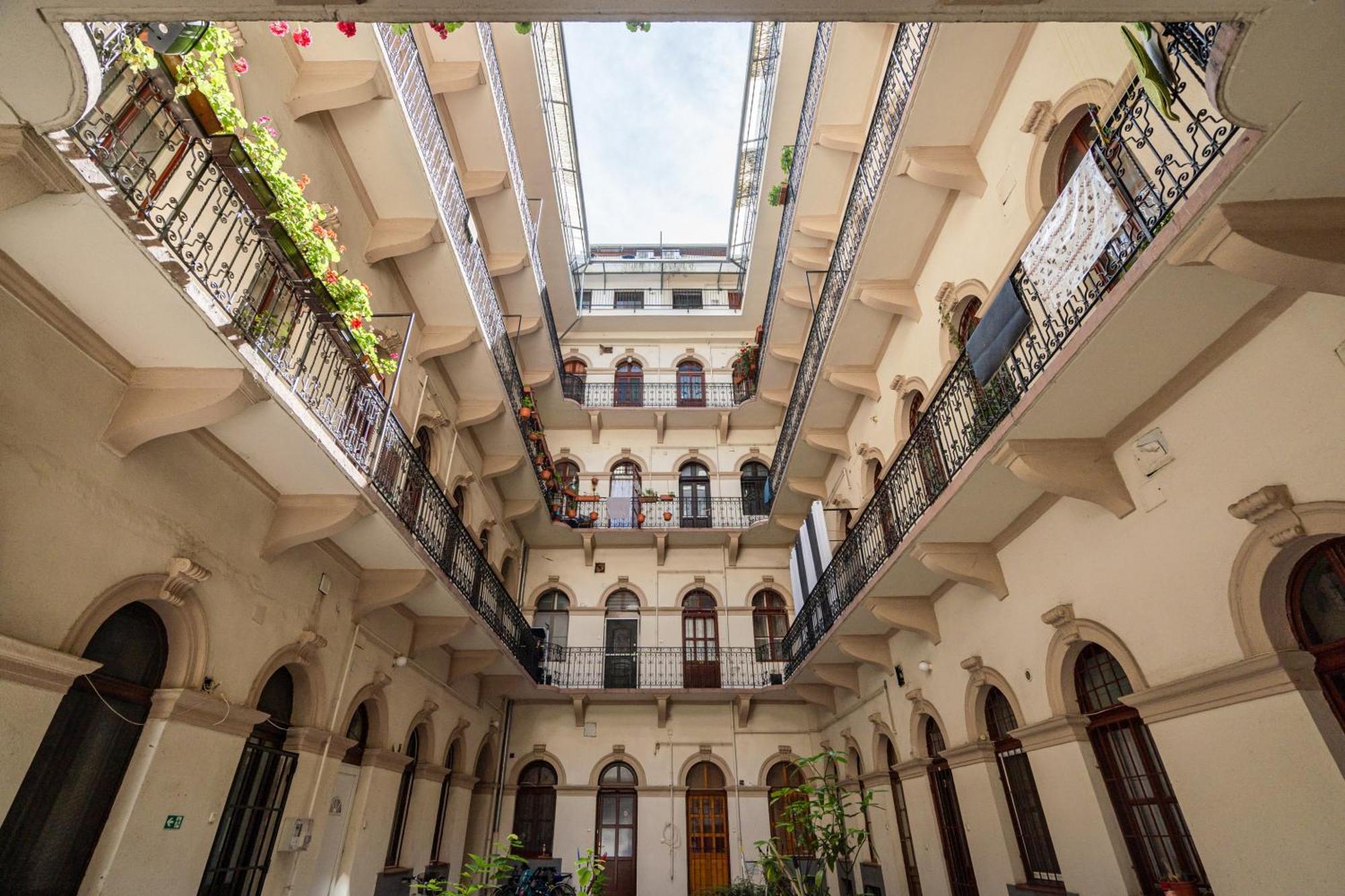Cosmopolitan Studio - Chic Getaway In A Fancy Neighbourhood Budapest Eksteriør bilde